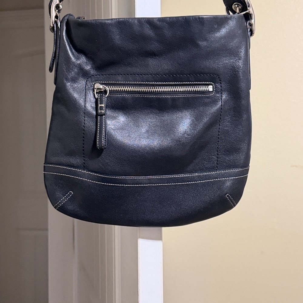 Vintage Coach Legacy 1415 Slim Duffle shoulder Bag in black with white stitching - Picture 15 of 16